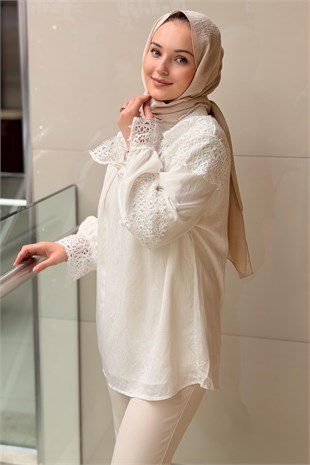 Ghisa Yaka Ve Kolları Güpürlü Tunik