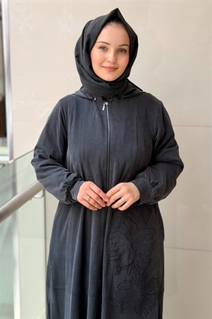 Nurcan Çetin Çıkarılıbilir Kapüşonlu Kabartma Çiçek Desenli Ferace