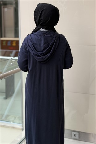Nurcan Çetin Önü Pat Detaylı Kapşonlu Tam Boy Fermuarlı Ferace