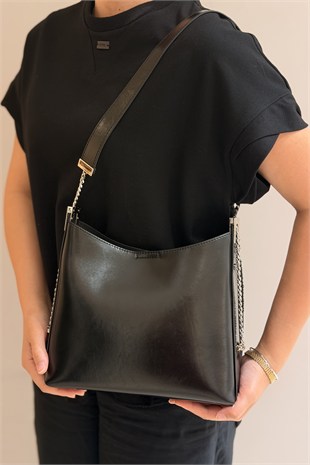 Mahal Bags Zincir Detaylı Dik Çapraz Çanta