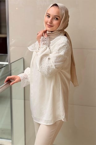 Ghisa Yaka Ve Kolları Güpürlü Tunik