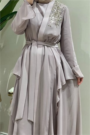 Heddy Omuzu Boncuk İşli Fırfırlı İç Elbiseli Abaya
