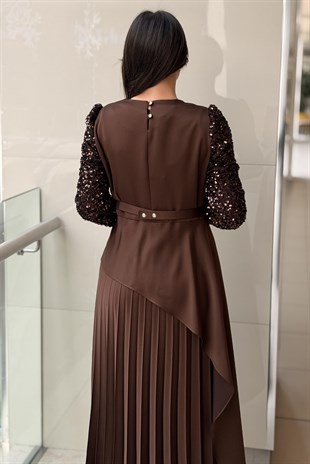 Matex Kolları Pul Payet Detaylı Beli Taş Kemerli Pliseli Abiye Elbise