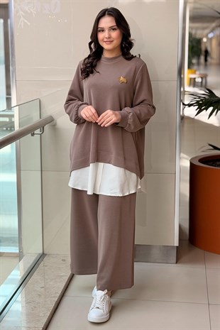 Nurcan Çetin Yanları Fermuar Deatylı Broşlu Tunik Pantolon Takım