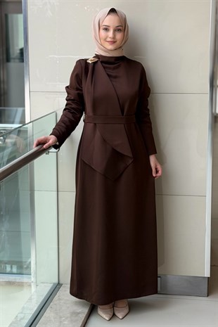 Matex Omuzu Aksesuar Detaylı Pelerin Kollu Abiye Elbise