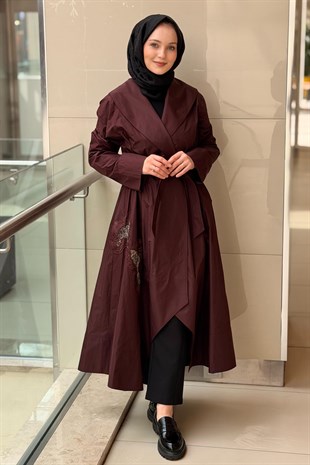Nurcan Çetin Geniş Yaka Boncuk İşlemeli Önü Açık Kuşaklı Kap