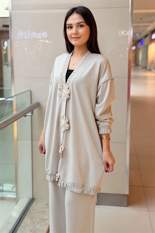 Ghisa V Yaka Kabartma Çiçek Desenli Çıtçıtlı Tunik Pantolon Takım