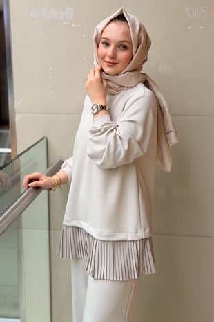 Nuss Pliseli Broş Detaylı Tunik Pantolon Takım