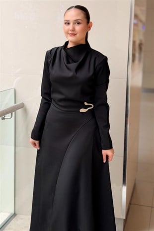 Ghisa Degaje Yaka Taş Aksesuar Detaylı Elbise