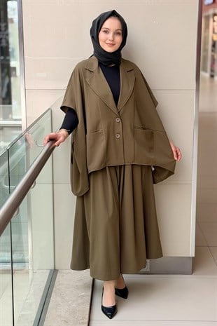 Ghisa Kruvaze Yaka Dikiş Detaylı Kolsuz Ceket Geniş Paça Pantolonlu Takım