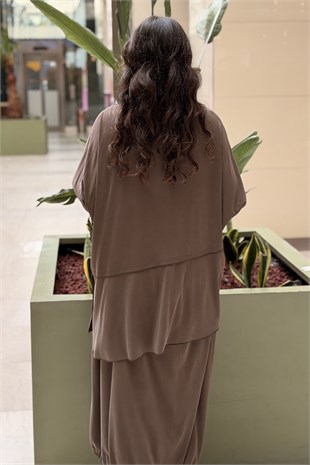 Nurcan Çetin Balıkçı Yaka Dikiş Detaylı Tunik Etek Takım