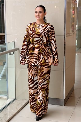 Kahma Zebra Desen Pantolonlu Takım