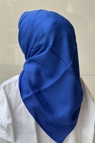 Noura Maria Eşarp