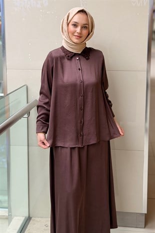 Nurcan Çetin Yakası Lazer Kesim Saten Gömlek Etek Takım