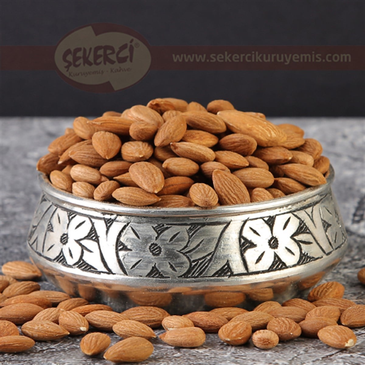 Kayısı Çekirdeği Çiğ