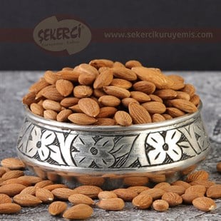 Kayısı Çekirdeği Çiğ