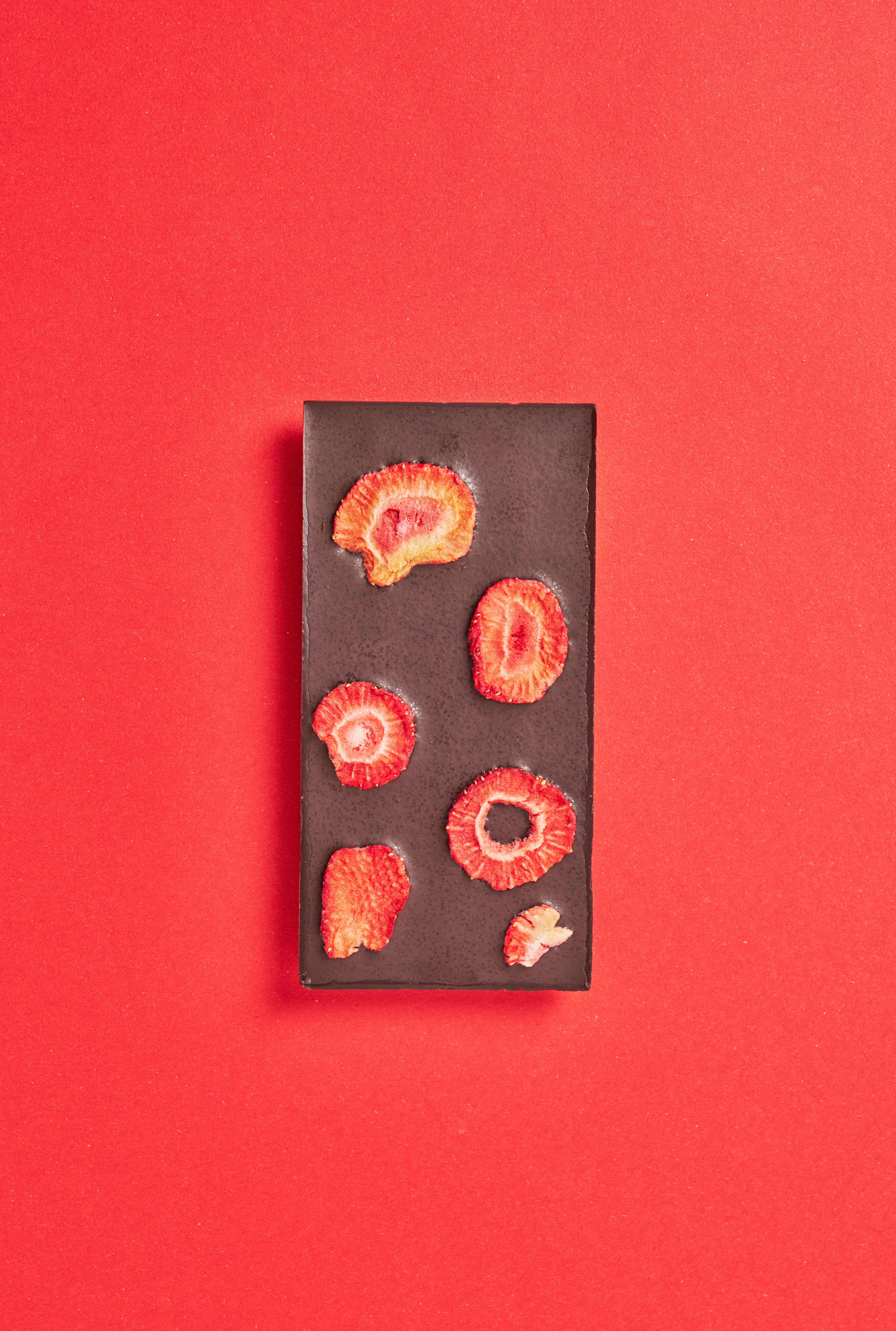 Çilekli Bitter Tablet Çikolata