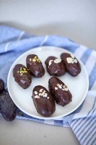 Antep Fıstıklı Çikolata Kaplı Hurma 6lı