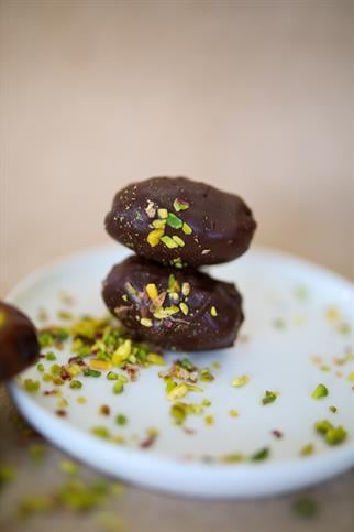 Antep Fıstıklı Çikolata Kaplı Hurma 6lı