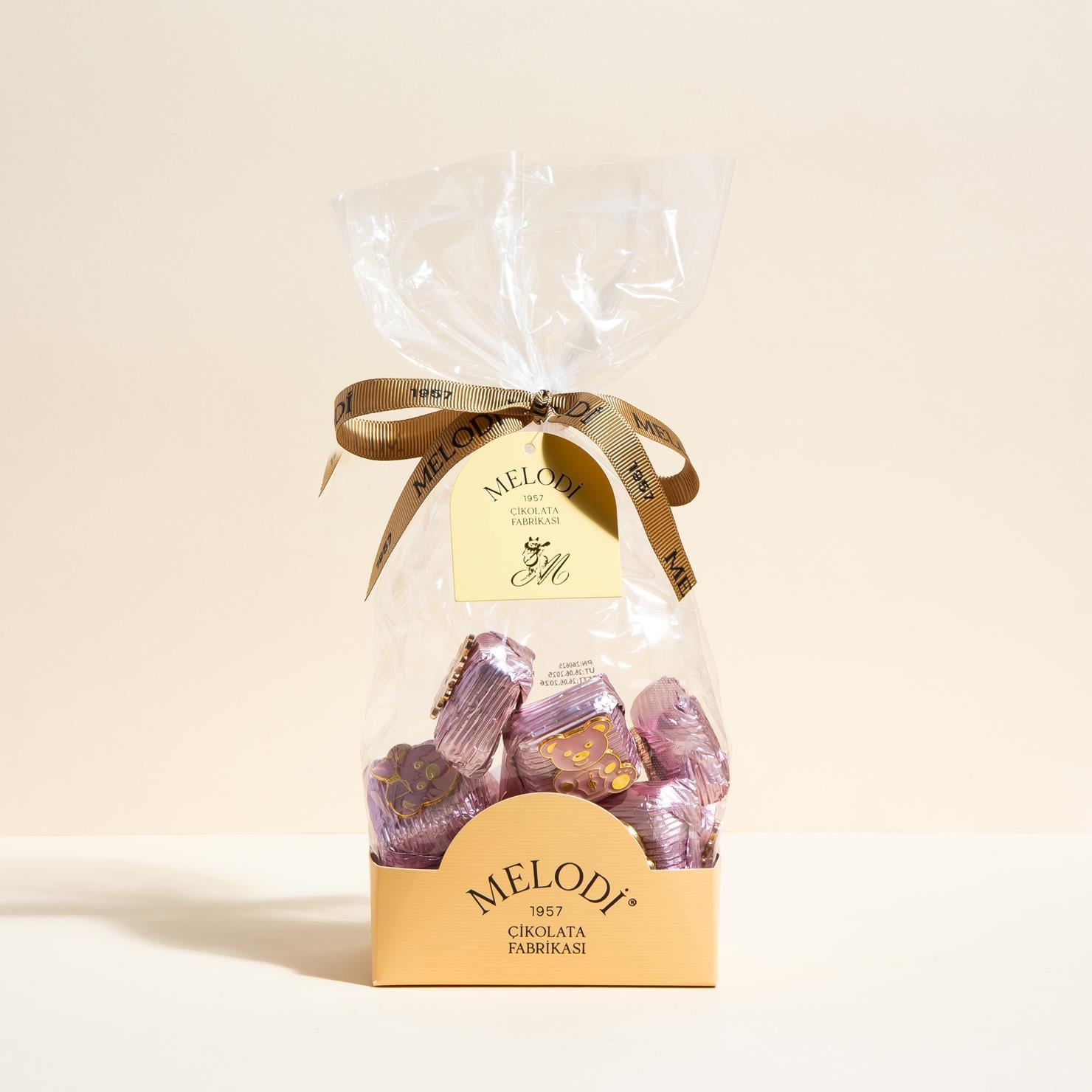 Dekorlu Broş Pembe 350g(℮) - Kız Bebek Çikolatası