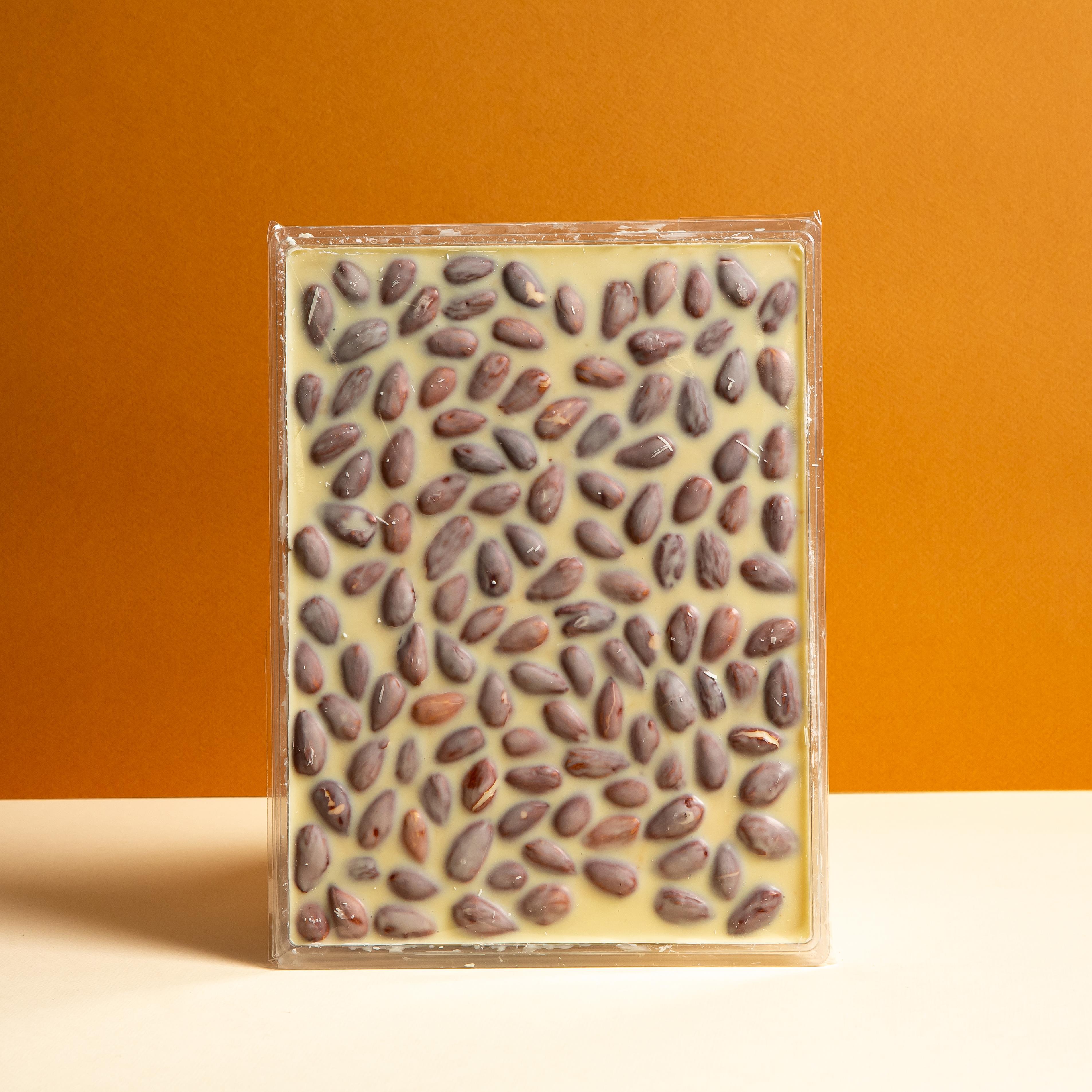 Kır Kır Ye Bademli Beyaz Çikolata 300g