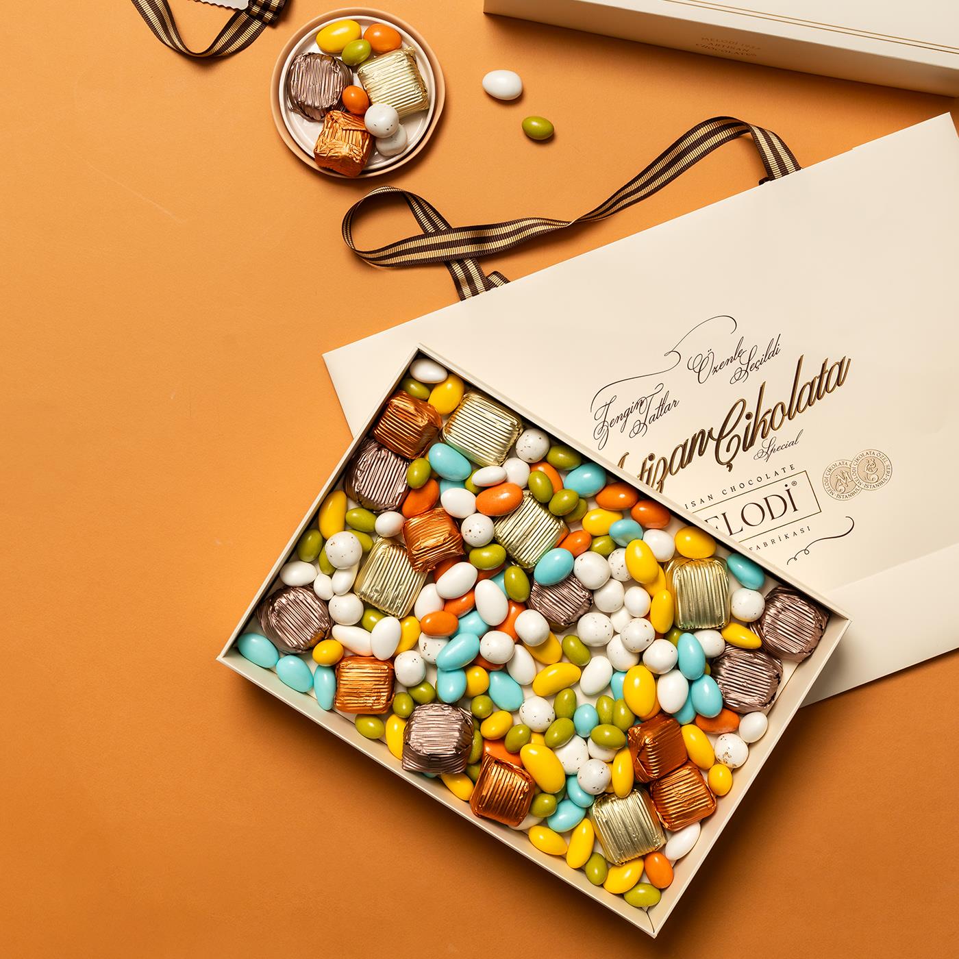 Özel Seri Hediye Çikolata Beyaz 950g