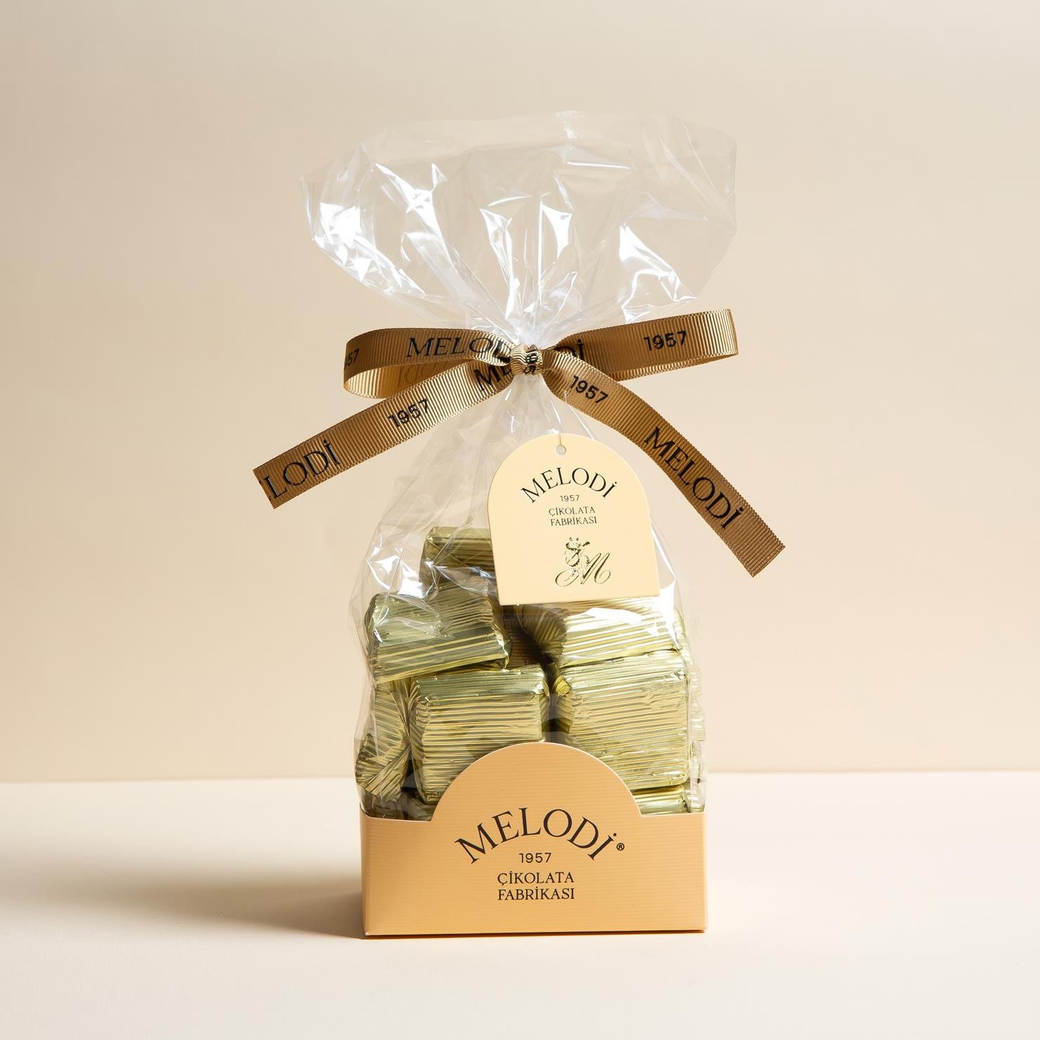 Yaldızlı Kare Tablet Fıstıklı Çikolata  Altın Yaldız 500g