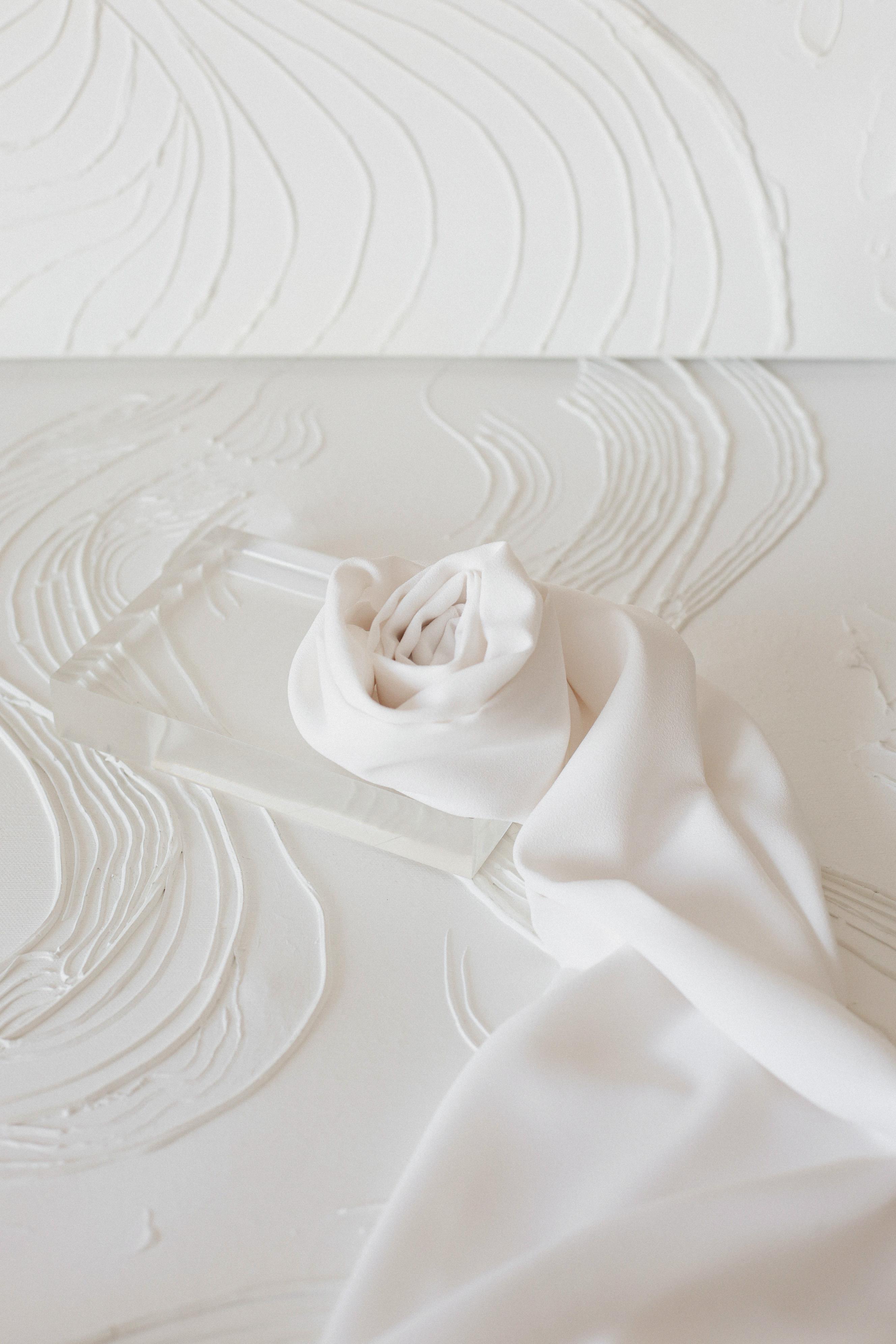 Beyaz Parlak Krep Şal