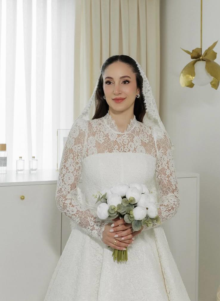 Buse Hascan Marianne