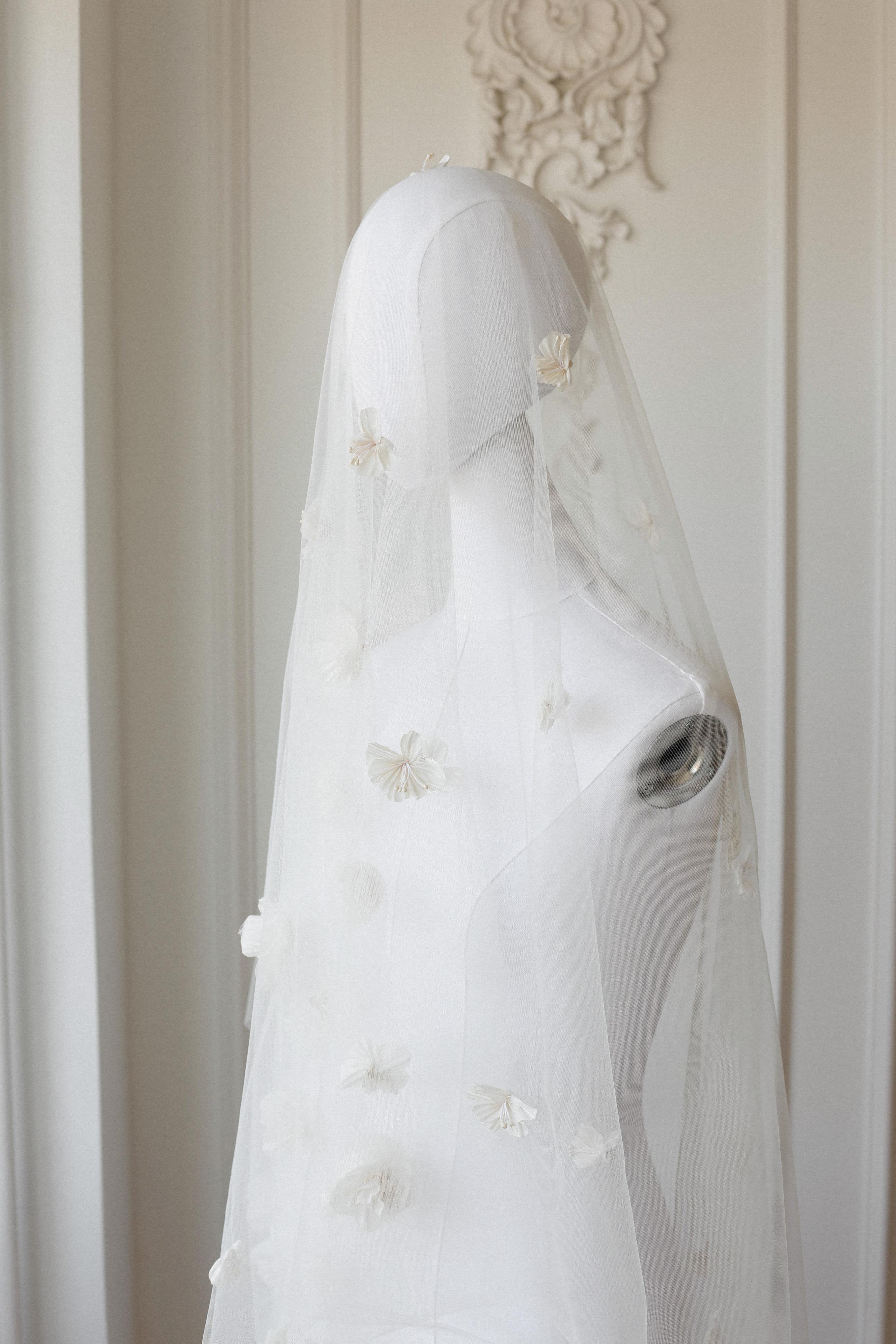 Camelia Çiçekli Duvak