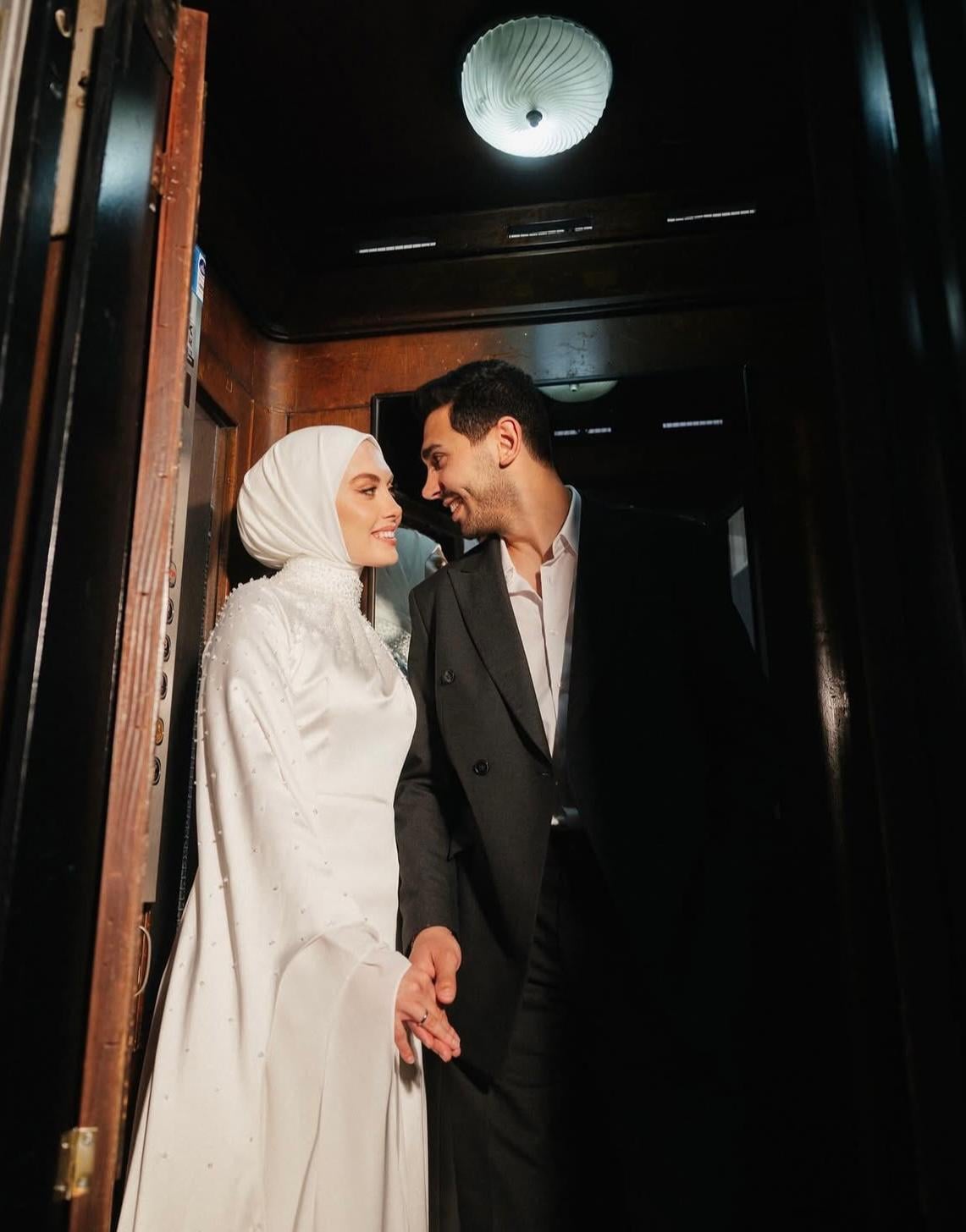 Emine Nur Semiz Özel Tasarım Evden Çıkış Elbisesi