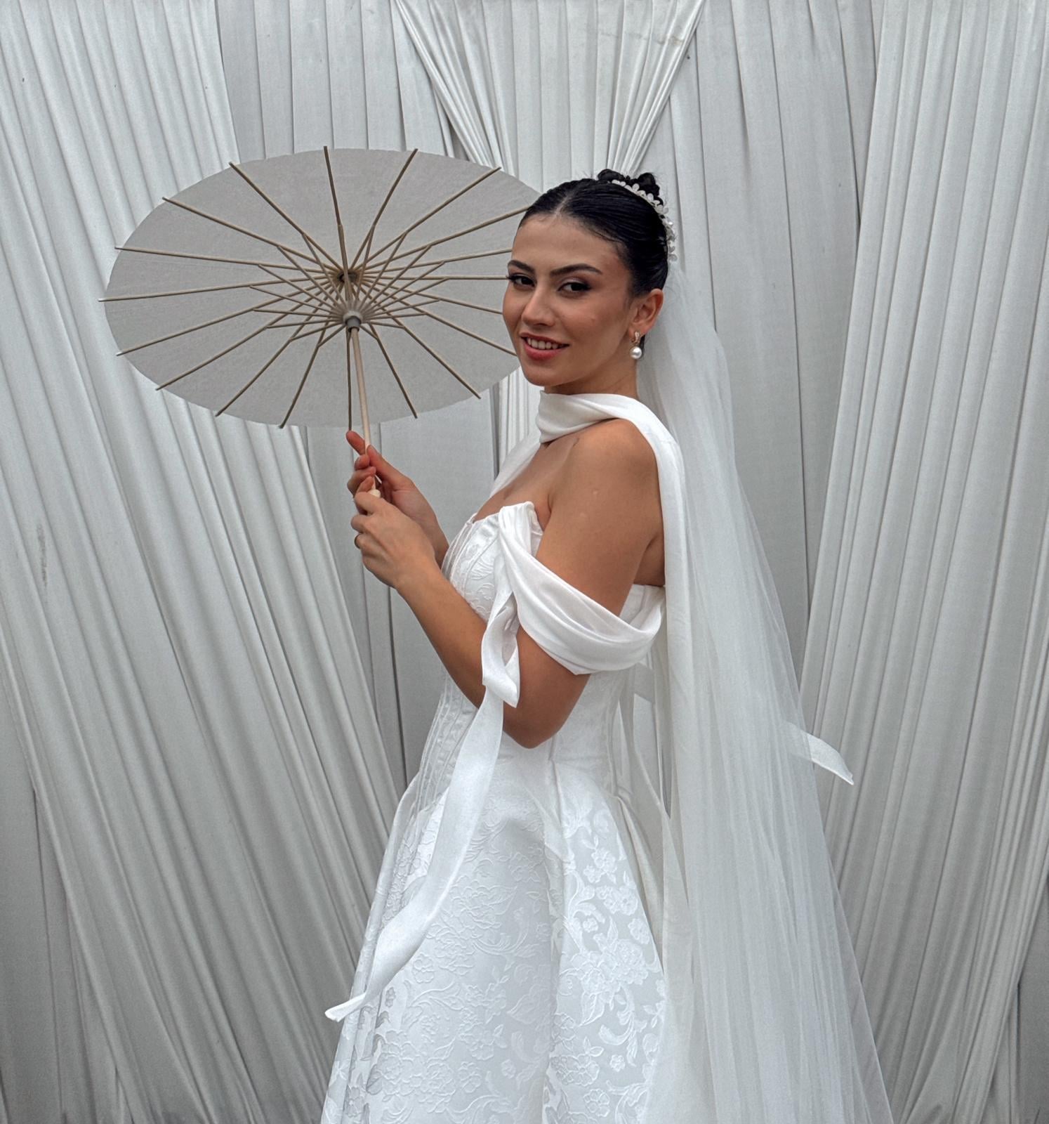 Esra Çıplak Como Brokar