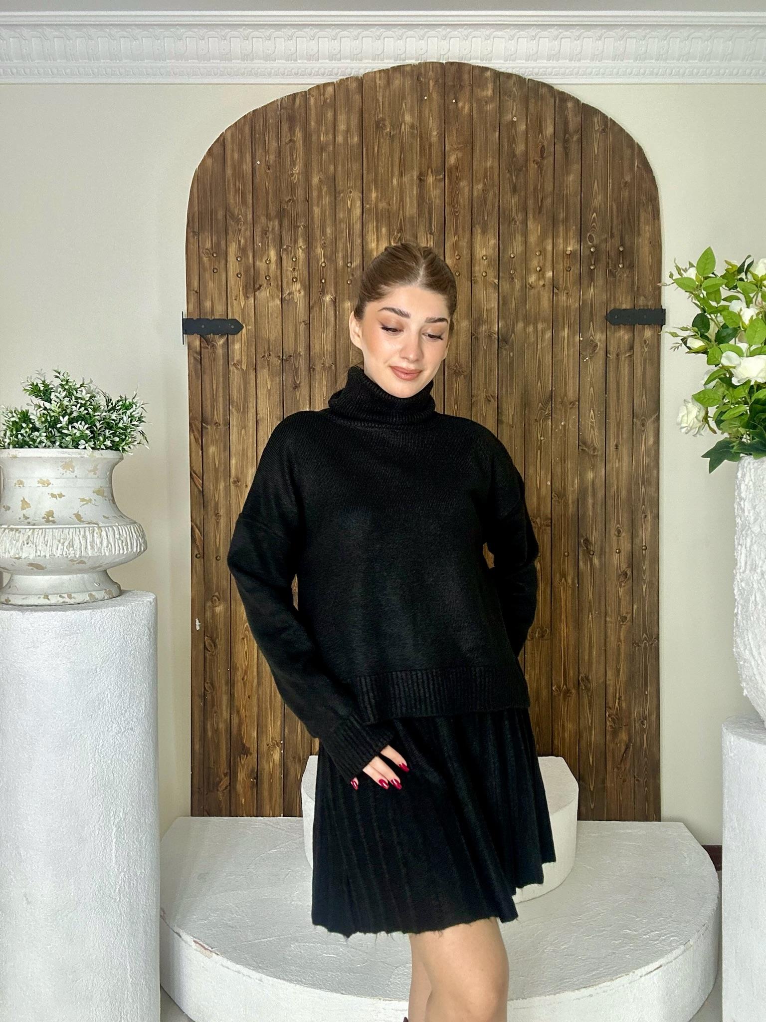 Balıkçı Yaka Triko Plise Görünümlü Etek İkili Siyah Triko Takım