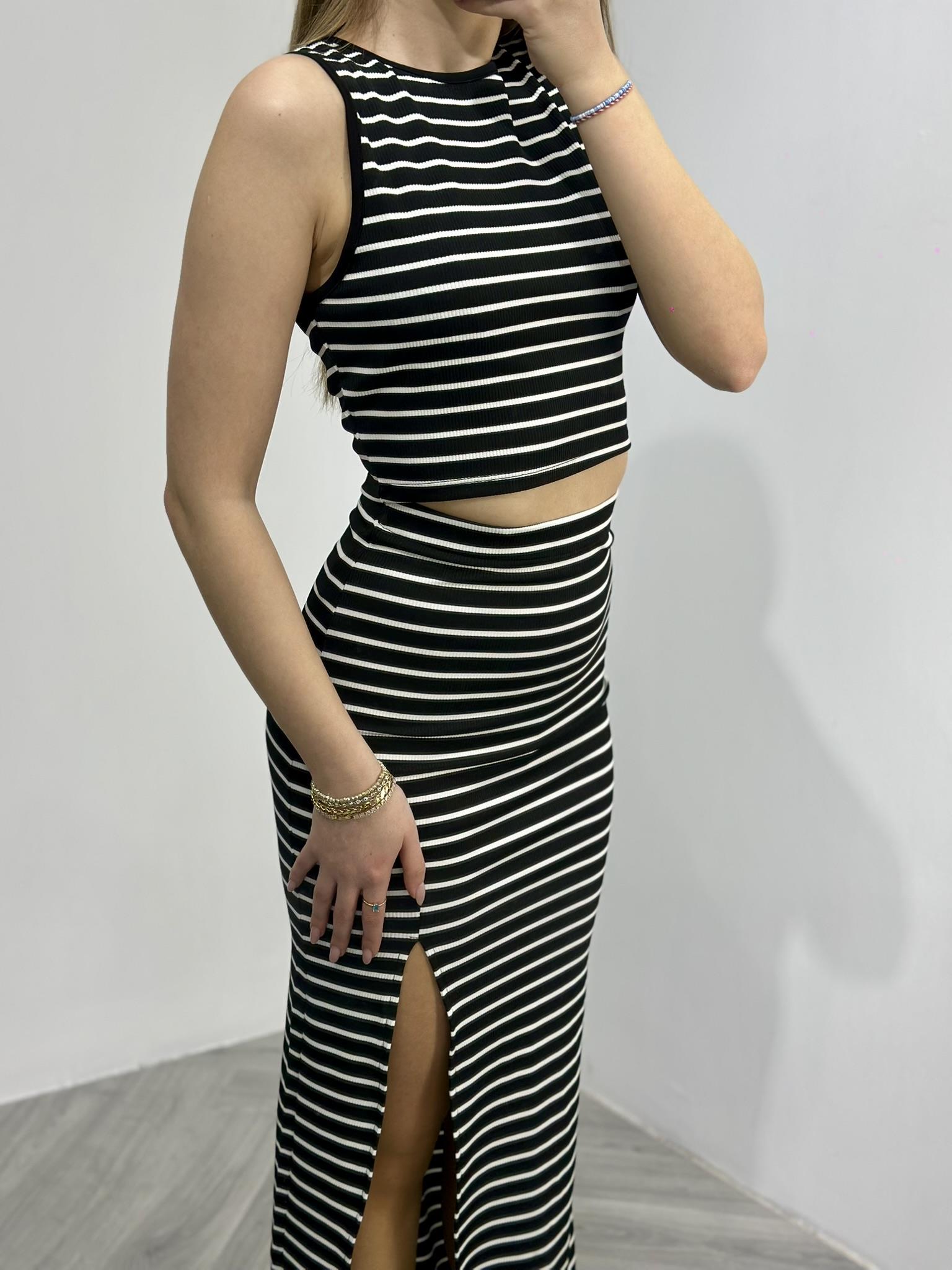 Burgu Kumaş Çizgi Desen Crop Kalem Etek İkili Takım  Siyah