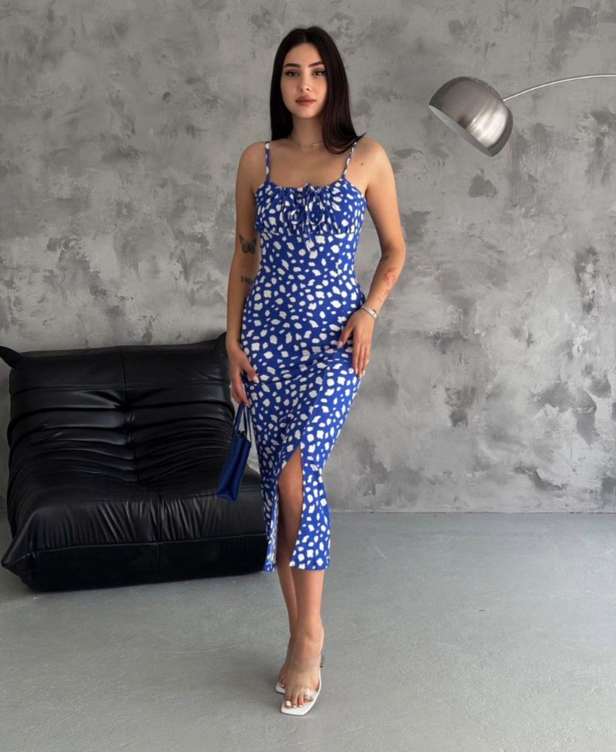 Bürümcük Kumaş Göğüs Bağ Detay Askılı Yırtmaçlı Elbisemiz 