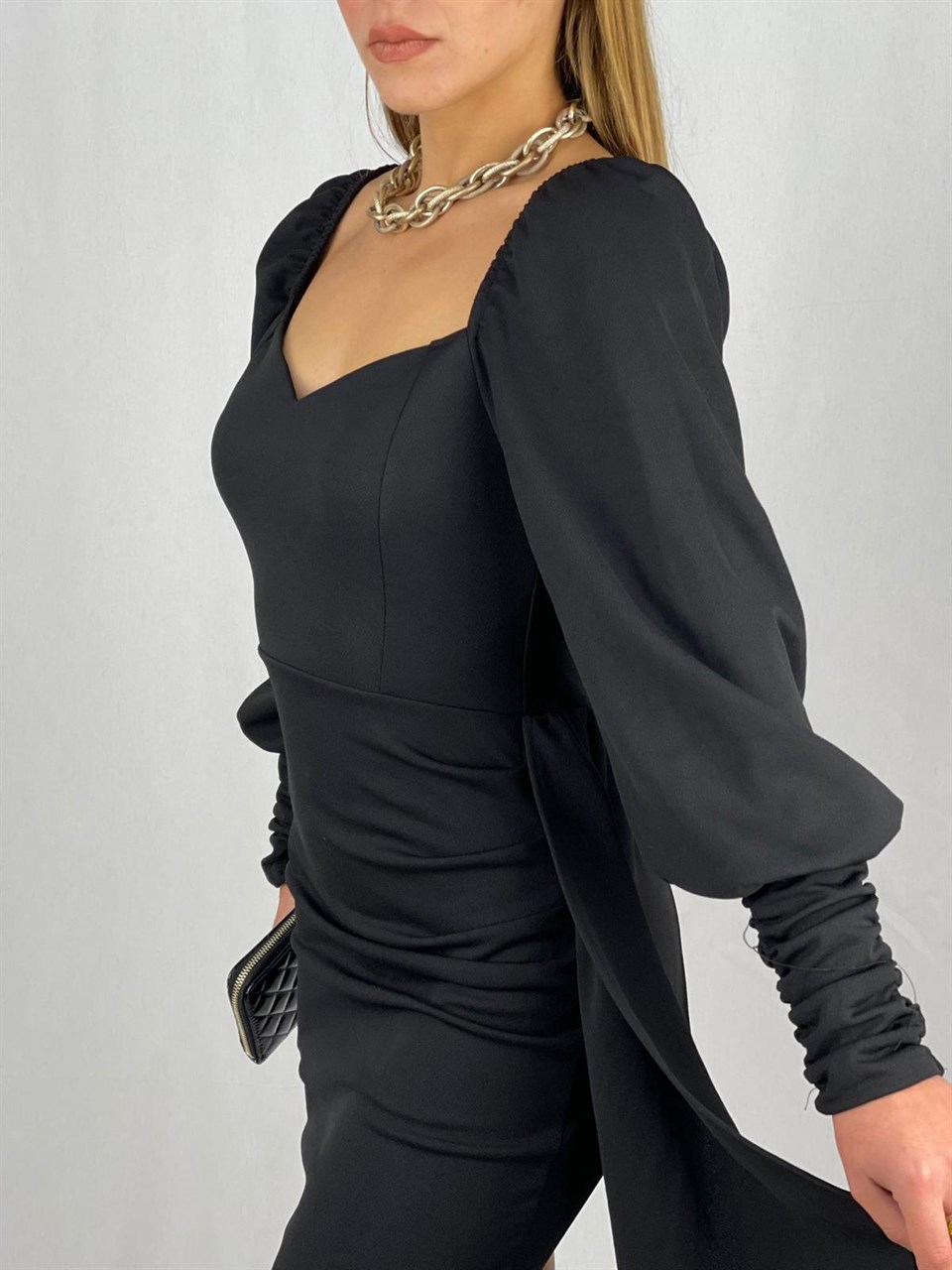 Crep Dokuma Kumaş Balon Kol Etek Detay Kalp Yaka Elbise