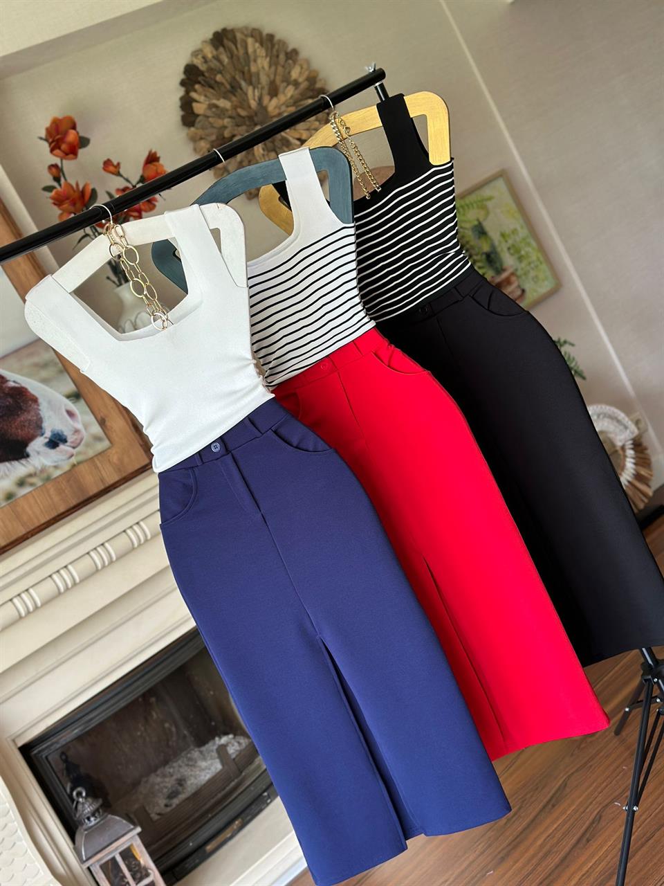 Crep Dokuma Kumaş Önden Yırtmaçlı Midi Boy Etek 