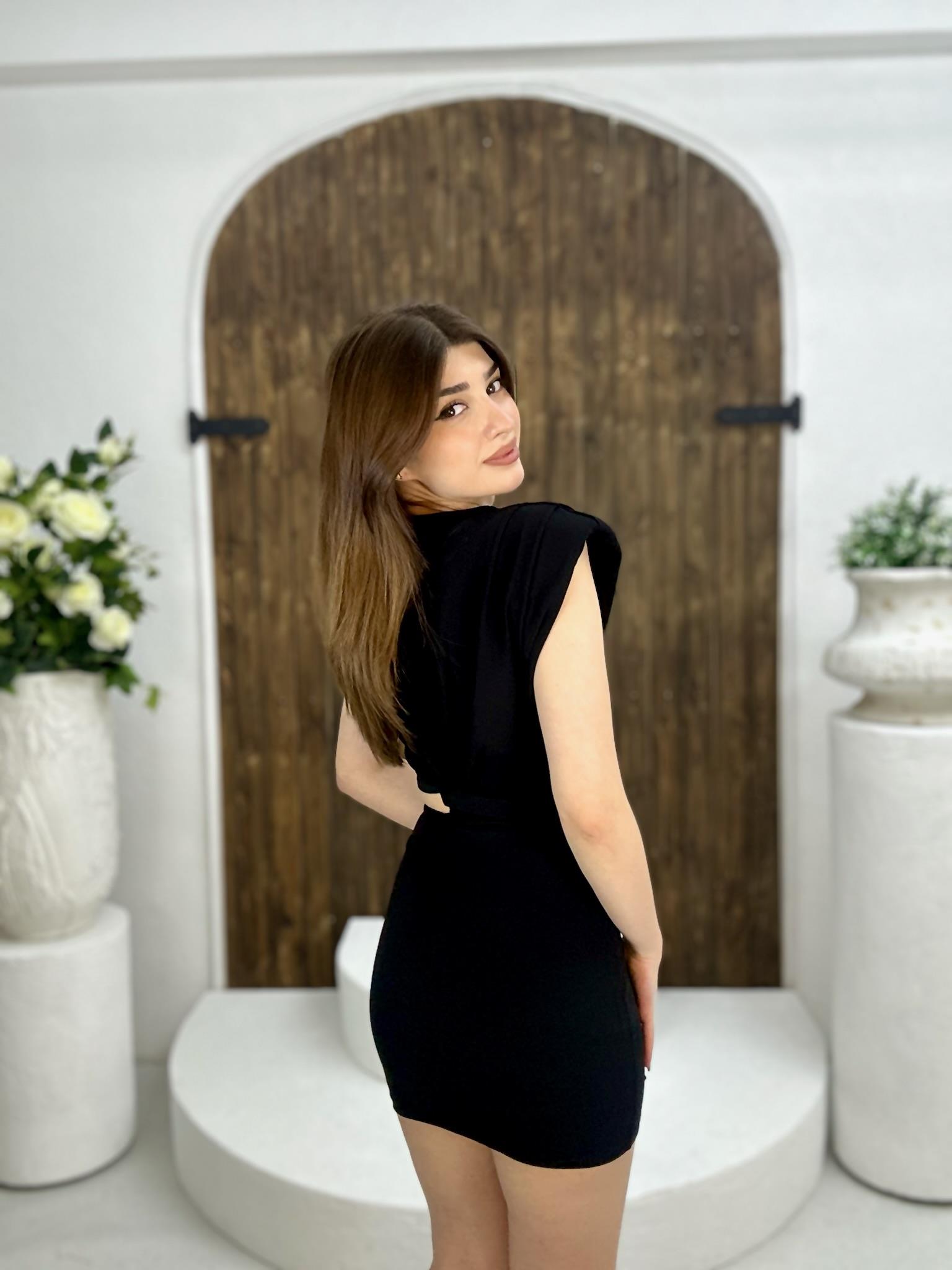 Crep Dokuma Kumaş Vatkalı Bel Dekolteli Elbise Siyah 