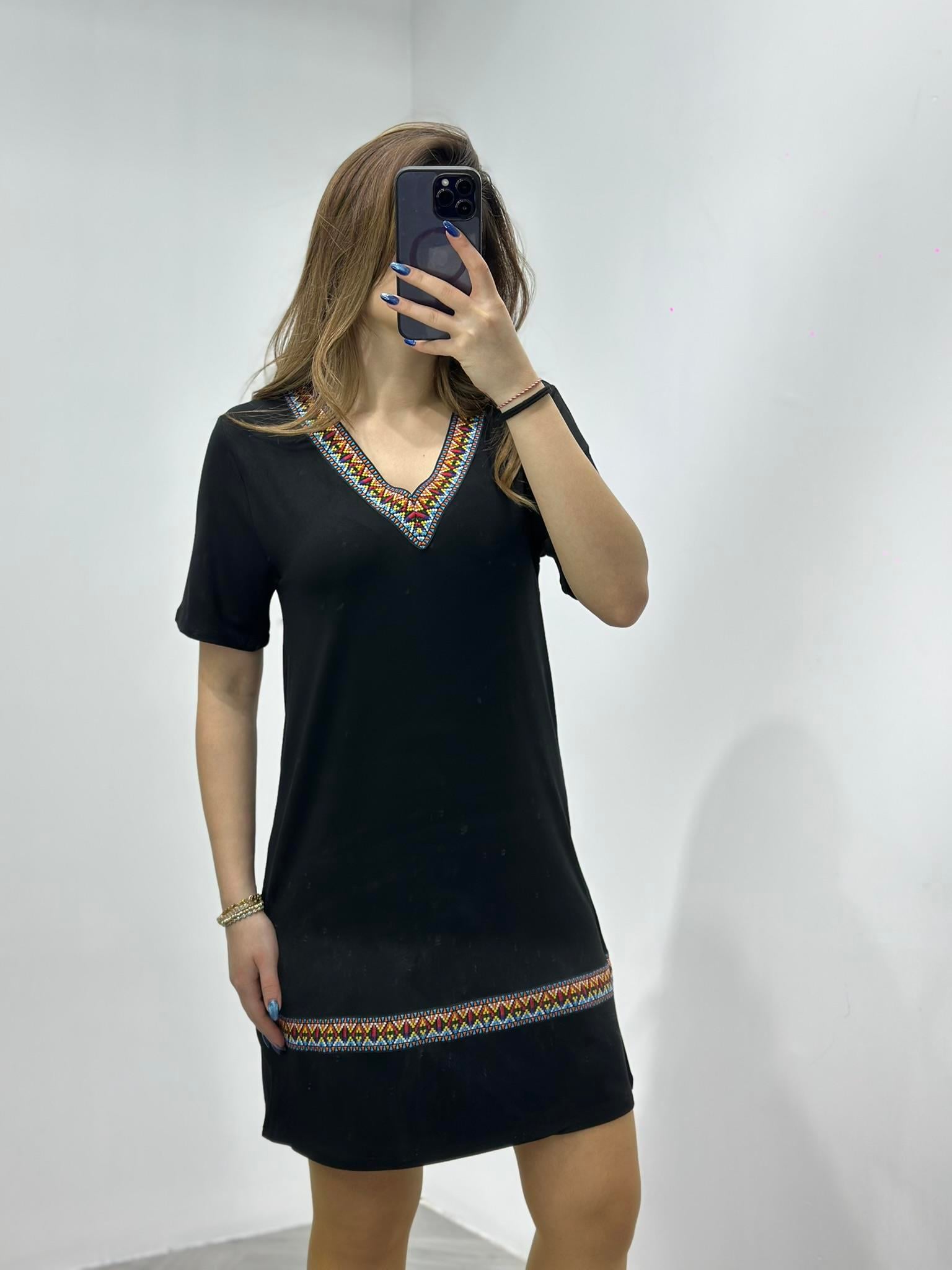 Crep Kumaş Etnik Desen Şeritli V Yaka Rahat Elbise Siyah