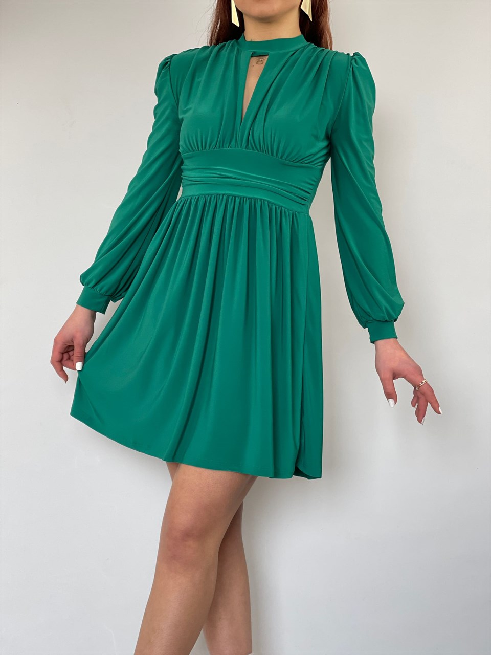 Derin V Yaka Dubble Kumaş Büzgü Detaylı Kloş Elbise