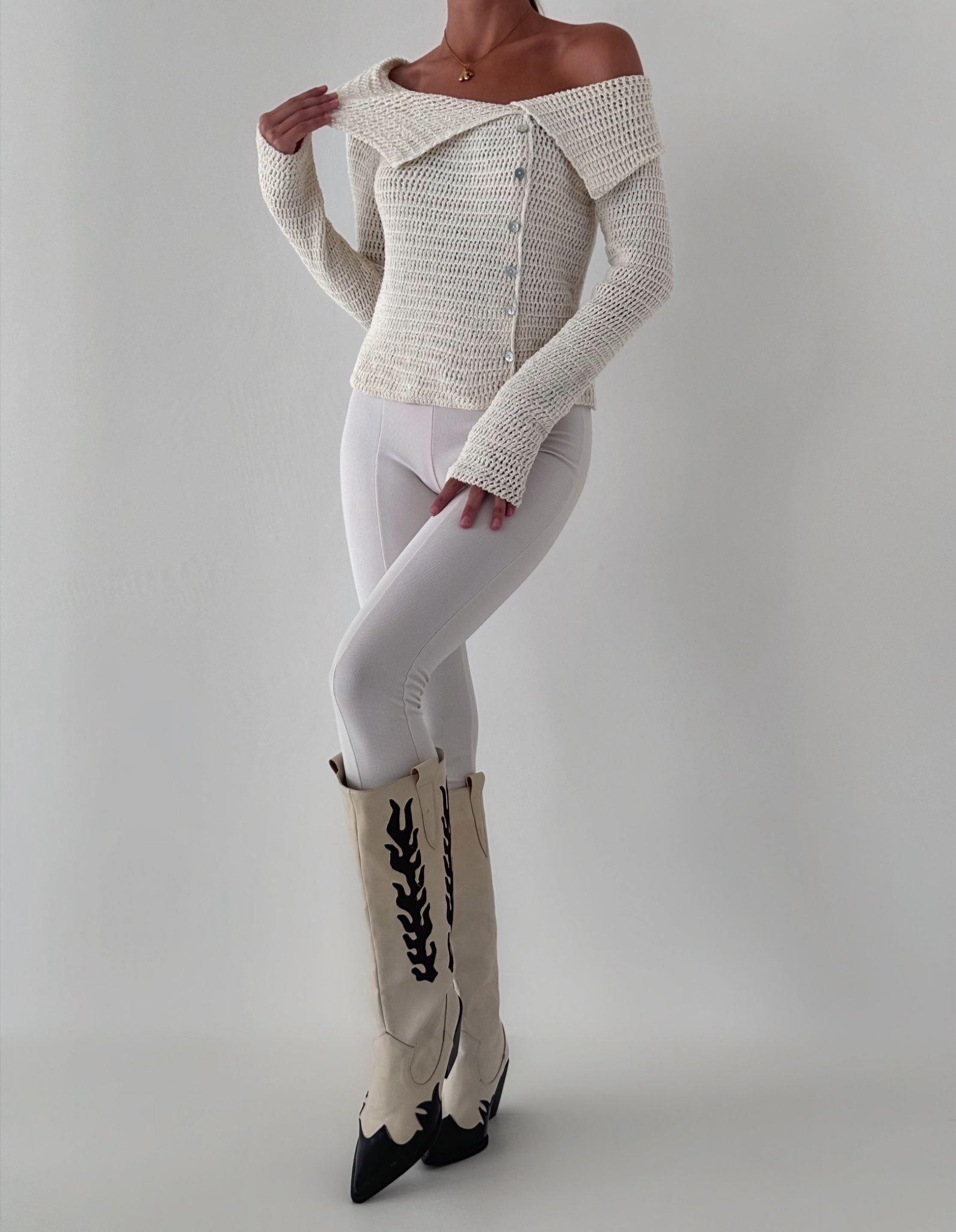 Düşük Omuz Ajur Desen Hırka