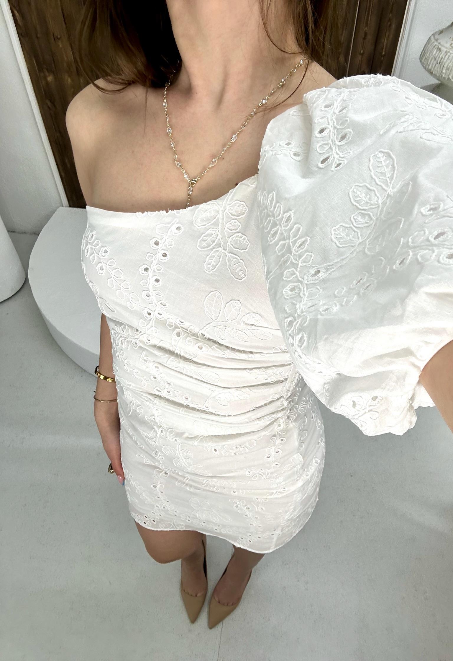 Fisto Vual Kumaş Tek Kol Beyaz Tasarım Elbise 