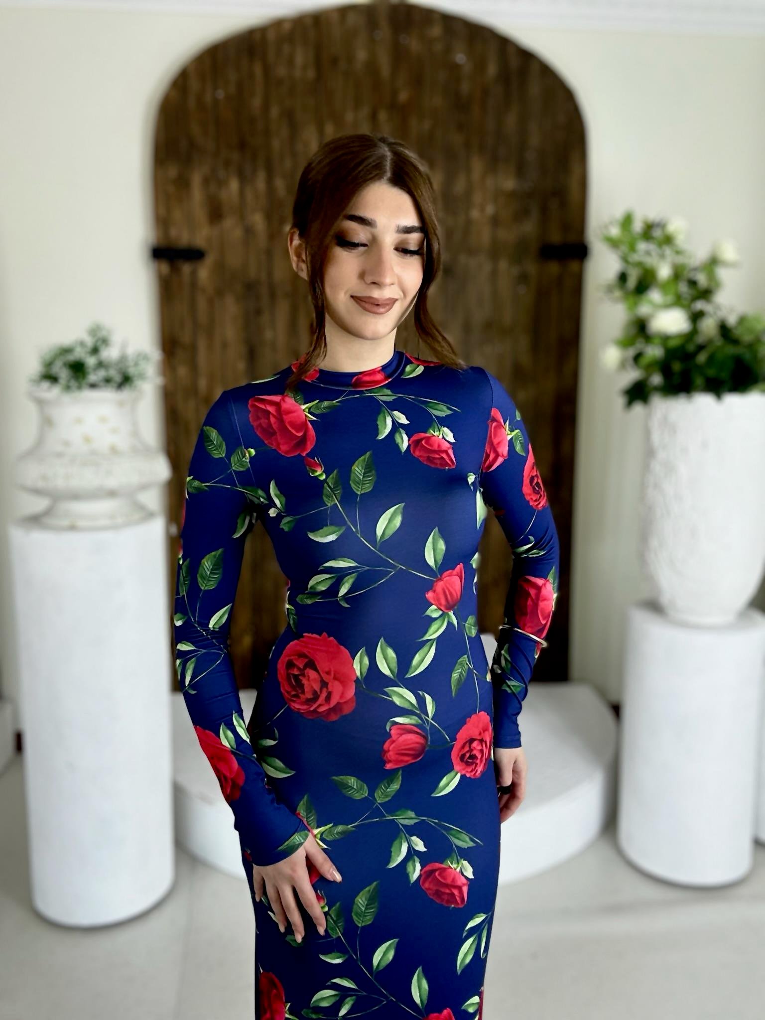 Gül Desen Balıkçı Yaka Eteği Volanlı Maksi Boy Elbise