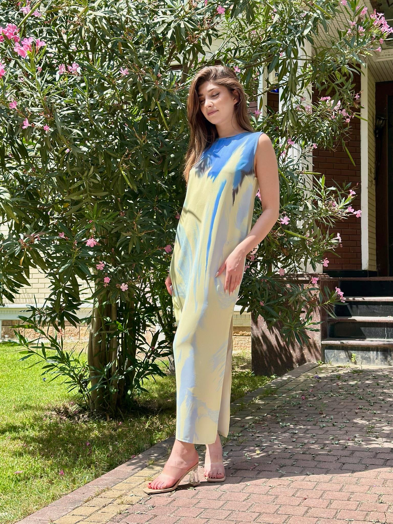 İthal Crep Kumaş Rahat Kalıp Mavi Desen Elbisemiz