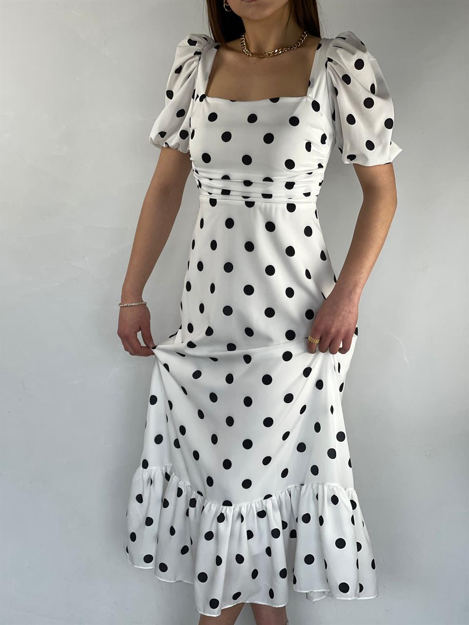 İthal Jenifer Crep Kumaş Kare Yaka Puantiye Desen Midi Boy Elbise