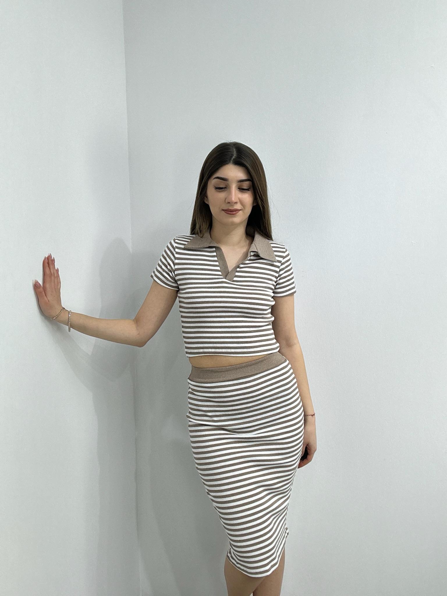 İthal Kaşkorse Kumaş Çizgi Desen Gömlek Yaka Etekli Takım 