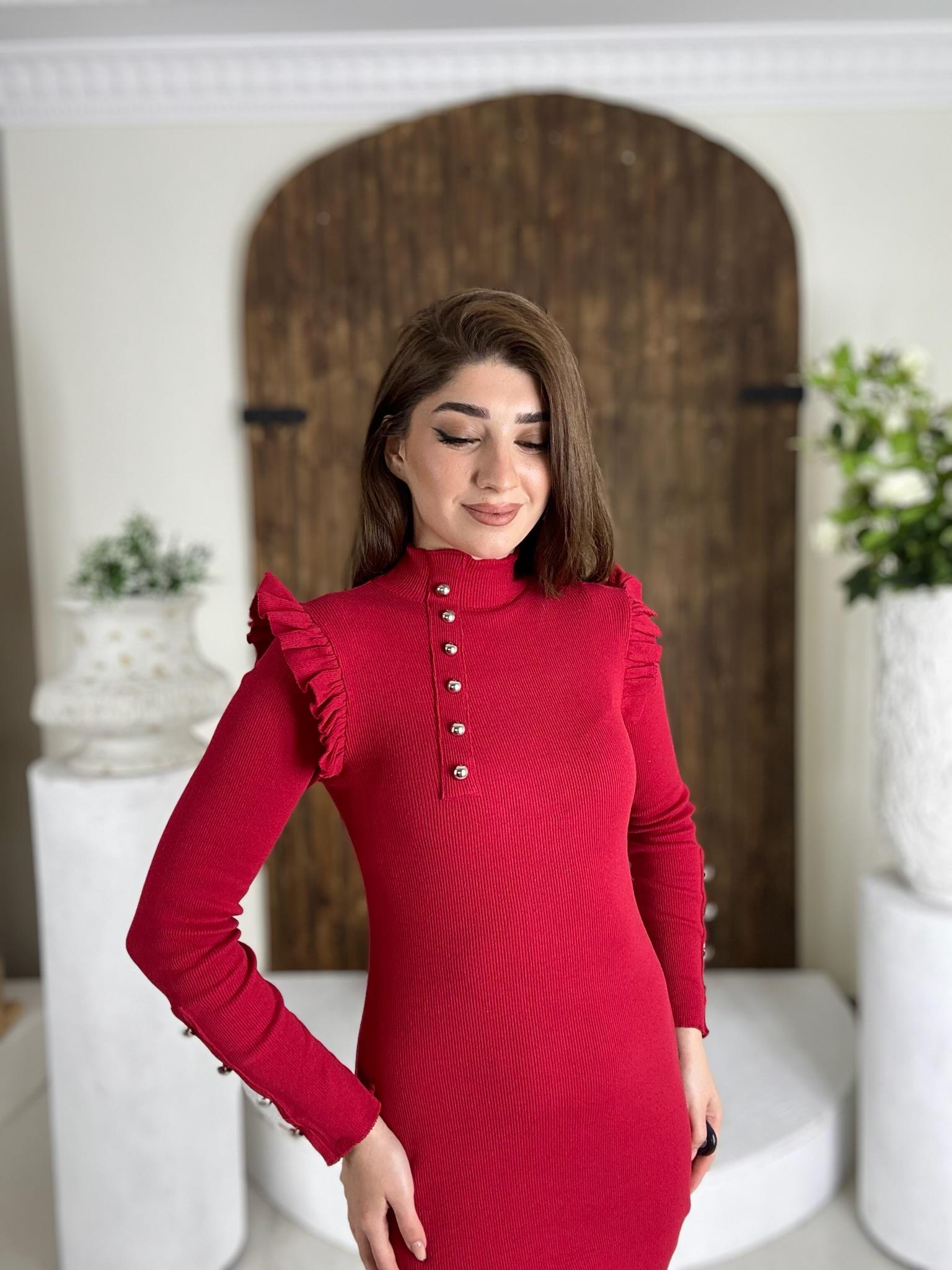 İthal Kaşkorse Kumaş Fırfır Detaylı Gümüş Düğme Detaylı Kırmızı Kalem Elbisemiz 