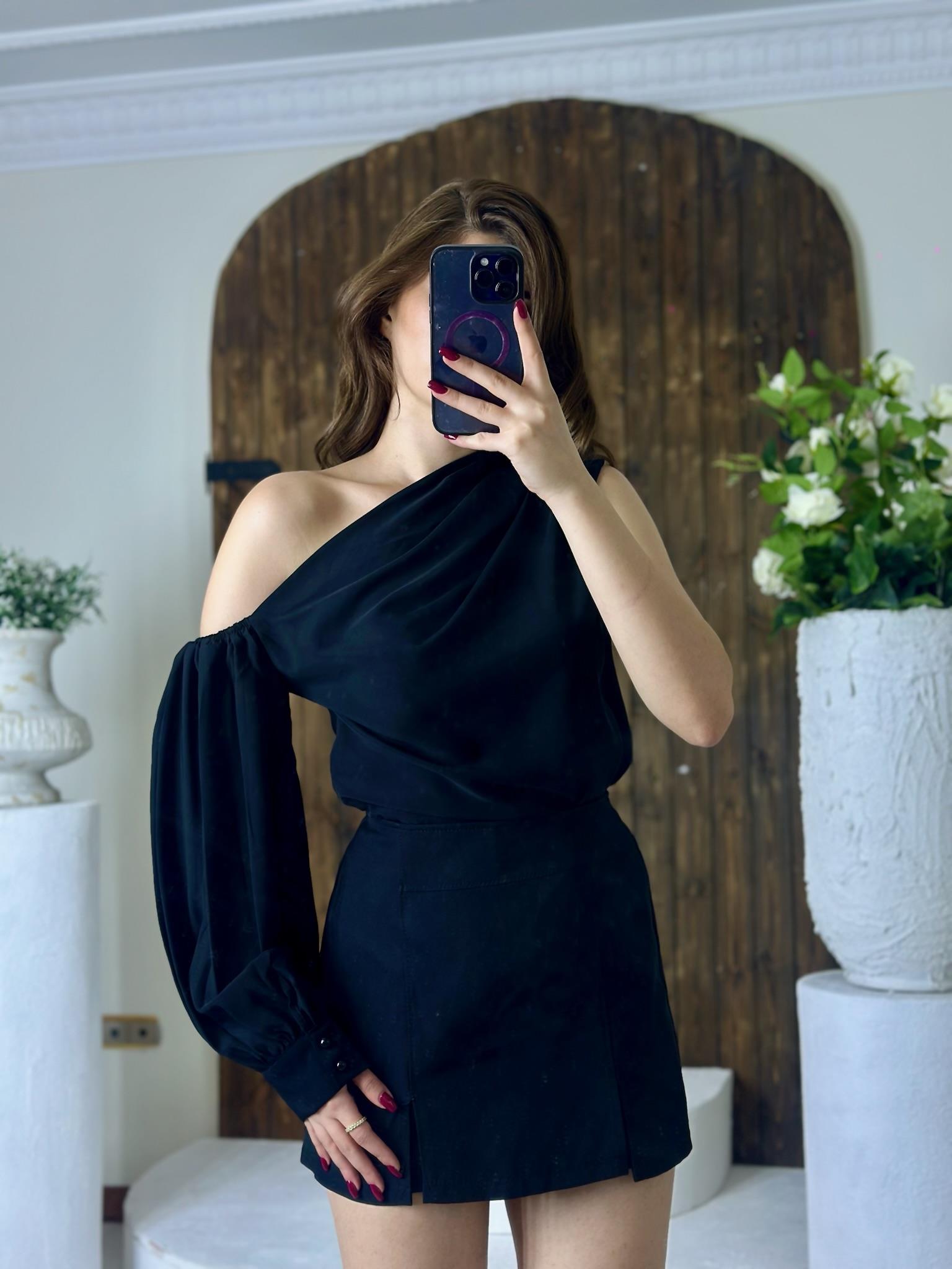 Jenifer Kumaş Tek Kol Bluz Siyah 