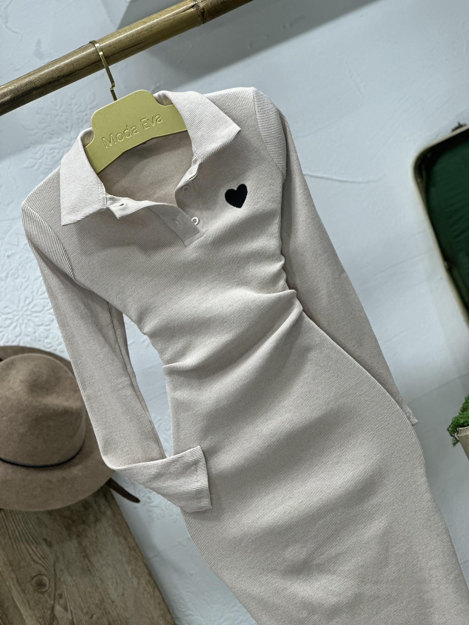 Kaşkorse Kumaş  Kalp Nakışlı Polo Yaka Uzun Kollu Bej  Elbise