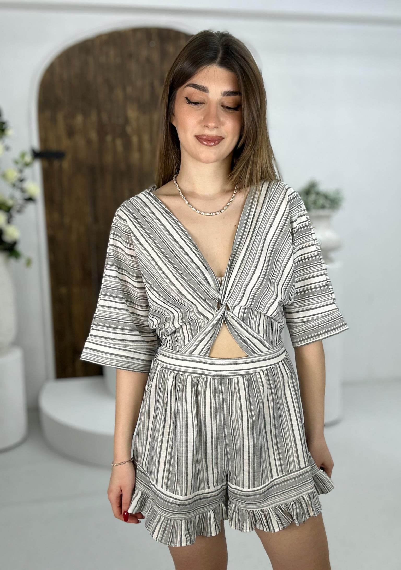 Keten Kumaş Sırt Dekolteli Şort Tulum